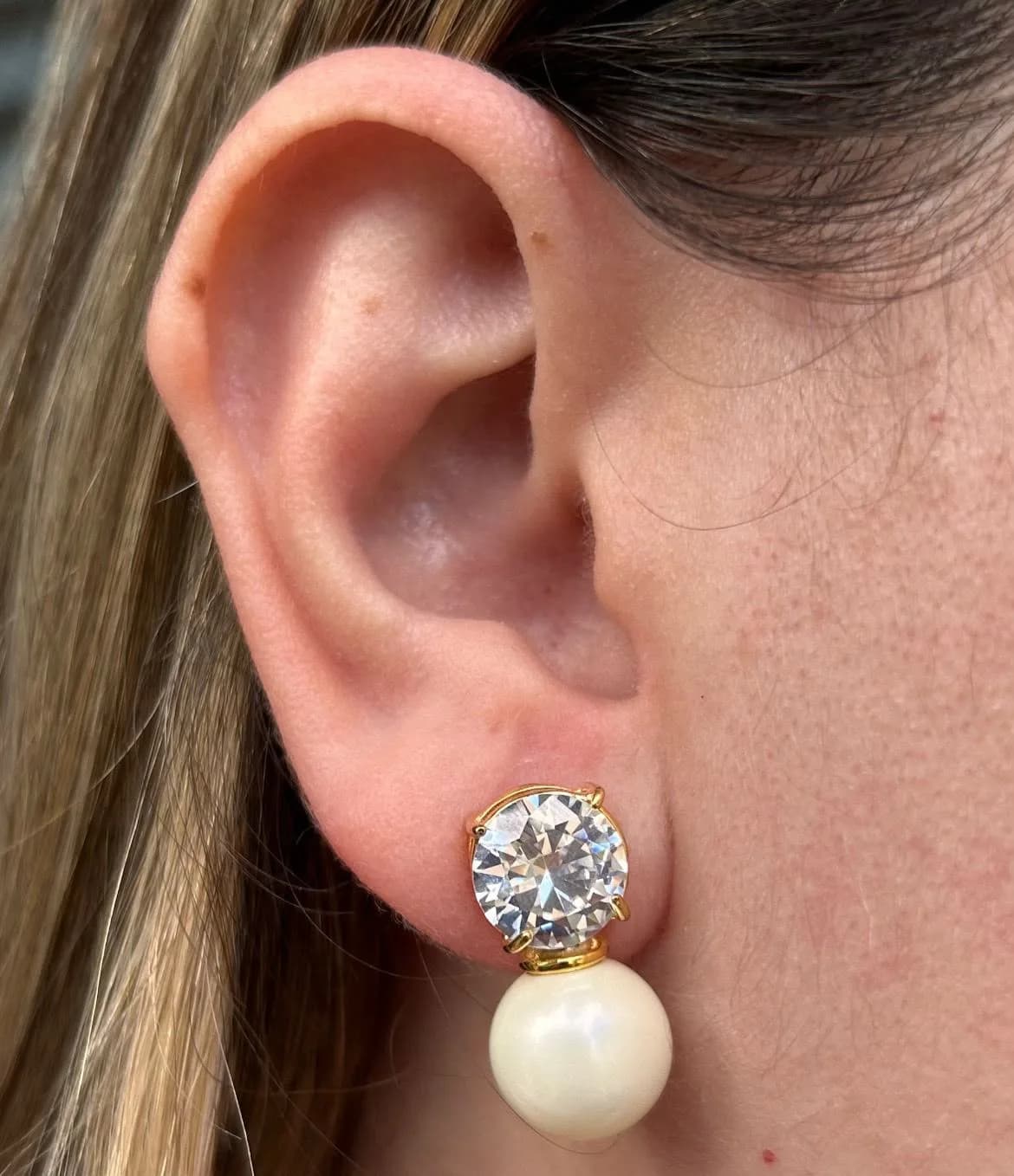Brinco Pérola com Zirconia